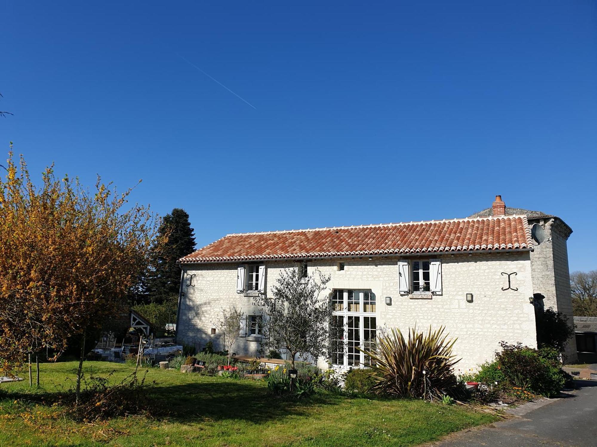 Verneuil-le-Chateau La Tour Du Raygnier Bed & Breakfast エクステリア 写真